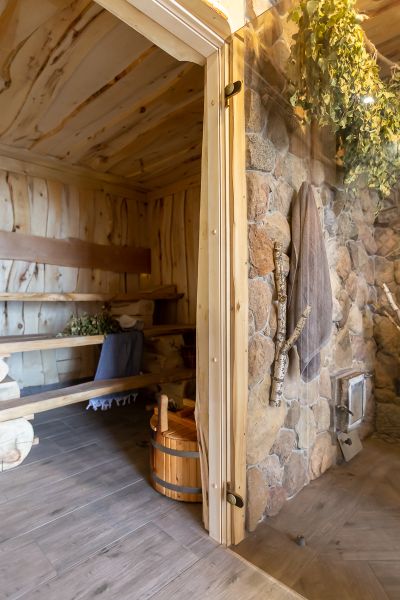 1.Small sauna